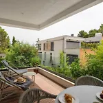 The Q Bliss - Your New 4-Star Hideaway With A Garage