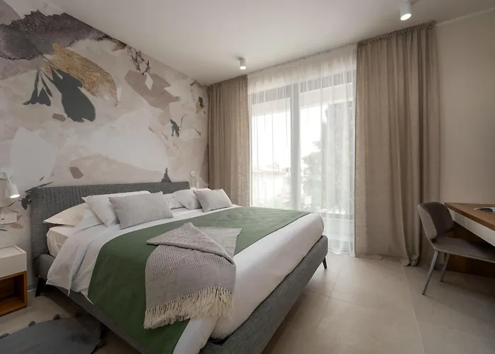 The Q Bliss - Your New 4-Star Hideaway With A Garage