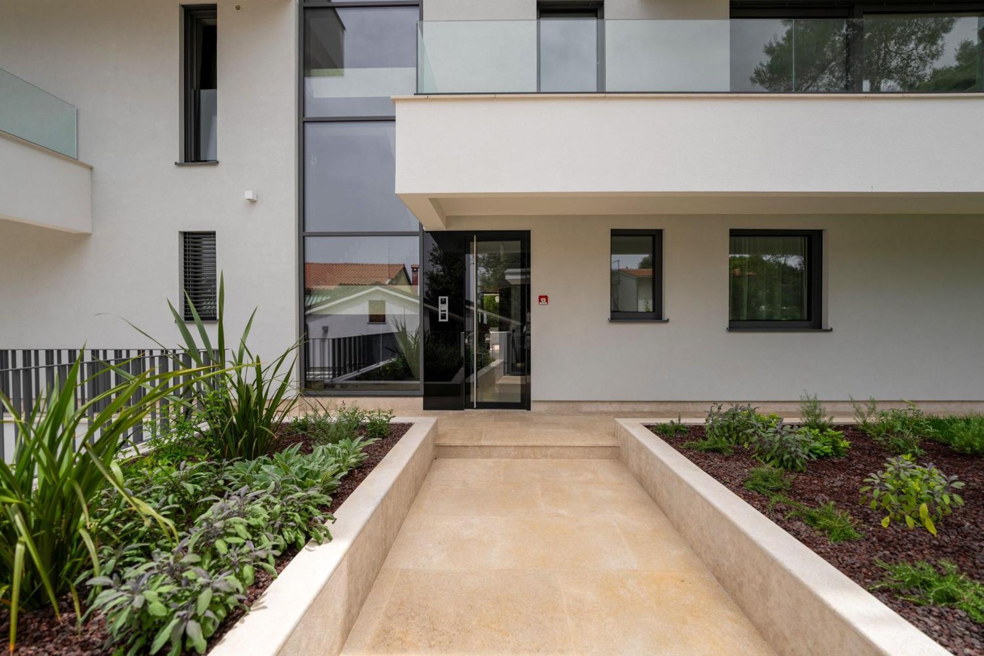The Q Bliss - Your New 4-star Hideaway With A Garage *