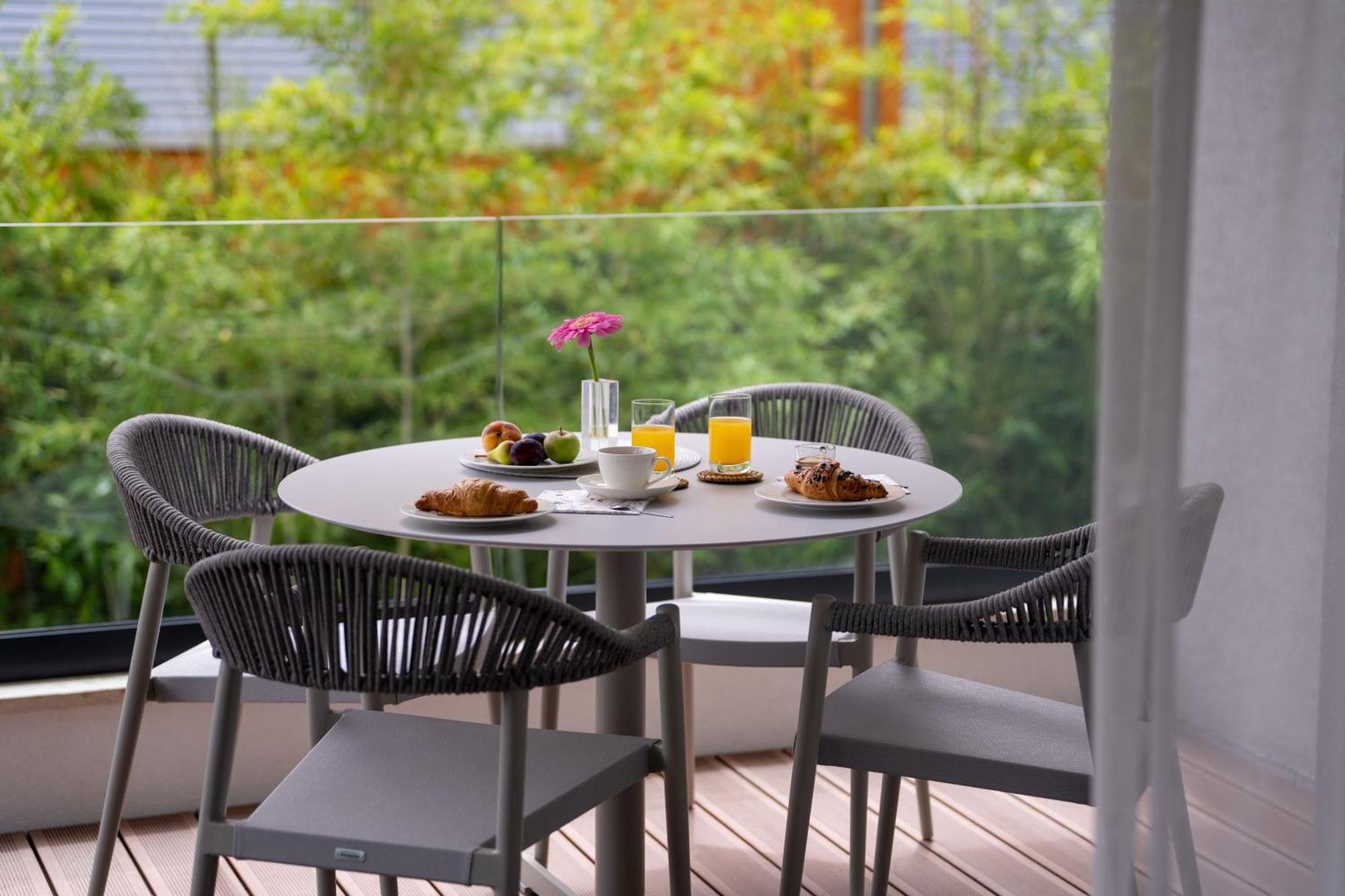 The Q Bliss - Your New 4-star Hideaway With A Garage Apartment